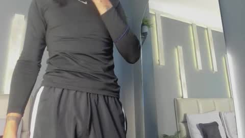 Snapshot of arohomlester chatting on 24, 11, 2025 Arohom Lester online show from 24, 11, 2025