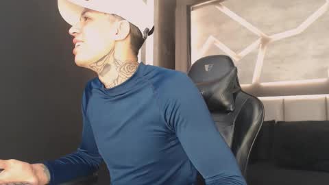 Snapshot of arohomlester chatting on 28, 11, 2025 Arohom Lester online show from 28, 11, 2025