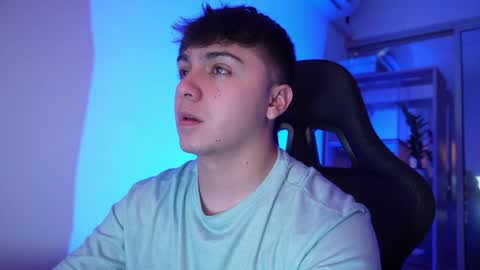 aron__cooper online show from 14, 4, 2026