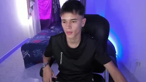 Aaron online show from 25, 10, 2025