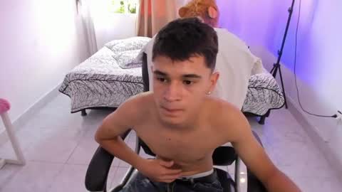 Snapshot of aron_boyy chatting on 29, 6, 2026 Aaron online show from 29, 6, 2026