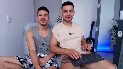 Snapshot of aron_santoro1 chatting on 29, 10, 2025 Aron Santoro online show from 29, 10, 2025