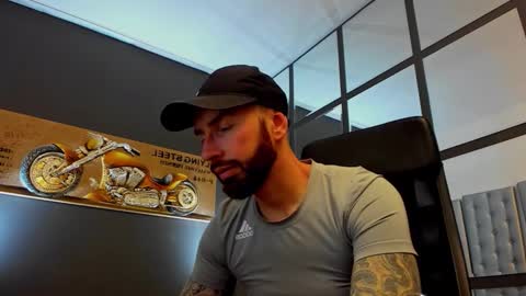 Snapshot of arongrant chatting on 22, 2, 2026 AronGrant online show from 22, 2, 2026