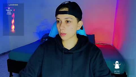 Snapshot of arontroy_wi chatting on 14, 2, 2025 noah and ivy online show from 14, 2, 2025