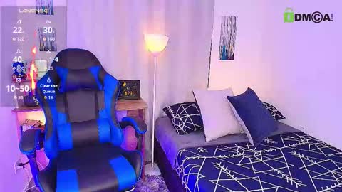 Snapshot of arontroy_wi chatting on 3, 11, 2025 noah and ivy online show from 3, 11, 2025