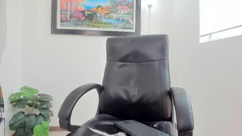   online show from 17, 2, 2025