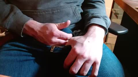 Snapshot of arrrr3 chatting on 8, 1, 2025 arrrr3 online show from 8, 1, 2025