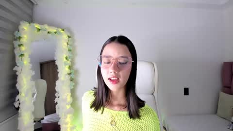 Snapshot of artbelia chatting on 16, 2, 2025 Lia Rose online show from 16, 2, 2025