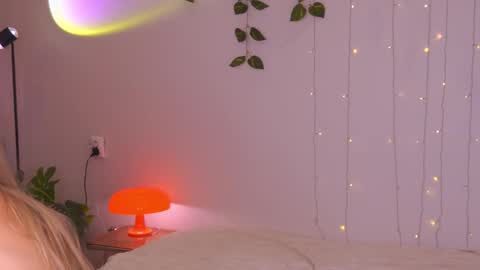 Snapshot of artease chatting on 19, 9, 2025 Arti  Next Streams -  online show from 19, 9, 2025