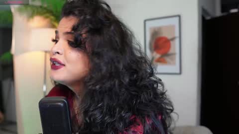 Chloe  online show from 27, 12, 2024