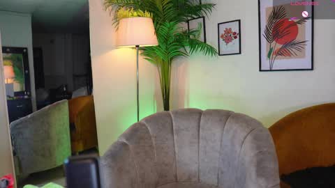 Chloe  online show from 9, 3, 2025