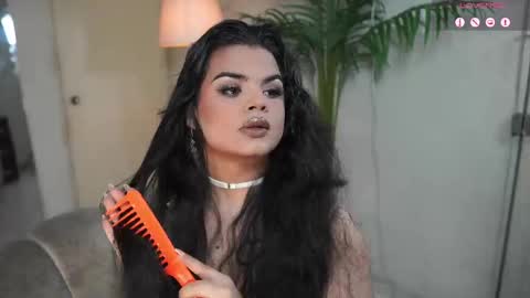 Chloe  online show from 24, 9, 2025