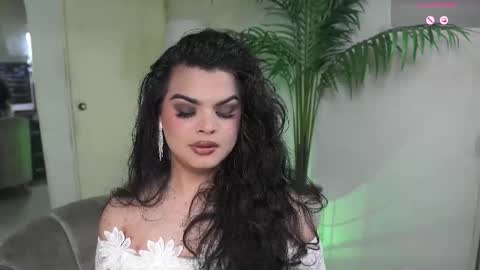 Chloe  online show from 8, 10, 2025