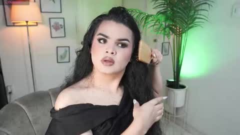 Chloe  online show from 23, 10, 2025