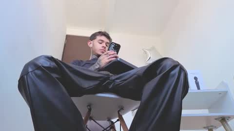   online show from 20, 9, 2025