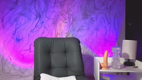   online show from 12, 10, 2025