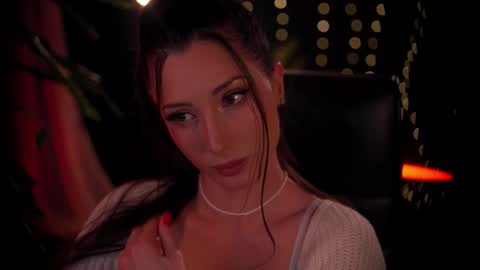 Snapshot of artmarlene chatting on 14, 12, 2025 Marlene online show from 14, 12, 2025