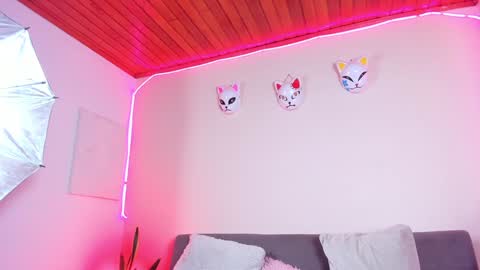 MIA OF artmiajoy online show from 29, 1, 2025