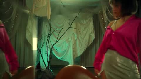 Snapshot of artmosphera chatting on 18, 11, 2025 The ticket show has been postponed to Monday tomorrow. Sorry womens day online show from 18, 11, 2025