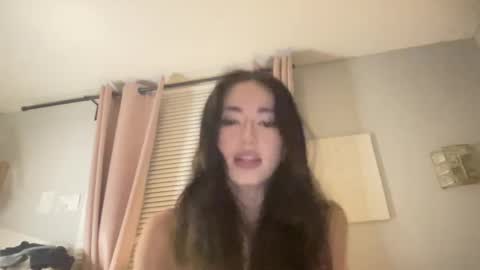 Snapshot of artnchill chatting on 12, 1, 2025 Audrey online show from 12, 1, 2025