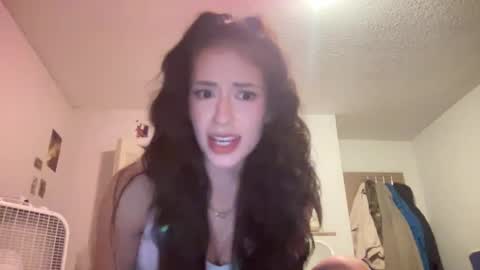 Snapshot of artnchill chatting on 30, 1, 2025 Audrey online show from 30, 1, 2025