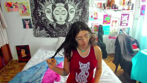Snapshot of artsycherry chatting on 5, 4, 2026 Isabella Cherry online show from 5, 4, 2026