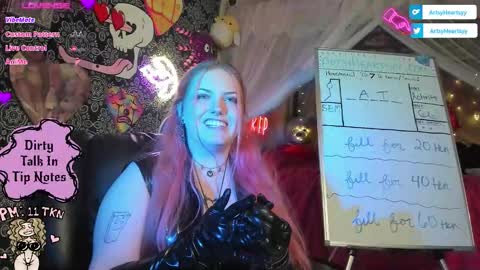 Snapshot of artsyheartsyy chatting on 4, 11, 2025 ArtsyHeartsyy online show from 4, 11, 2025