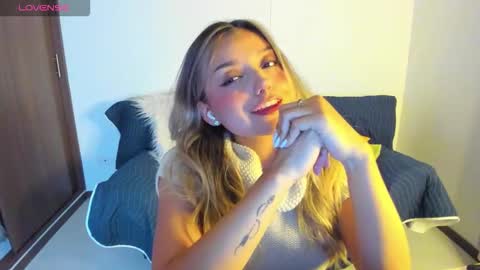 Snapshot of ary_cam230 chatting on 8, 11, 2025 Zahaara online show from 8, 11, 2025