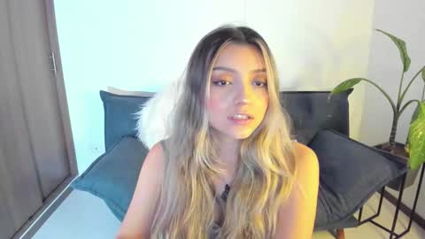 Snapshot of ary_cam230 chatting on 2, 12, 2025 Zahaara online show from 2, 12, 2025