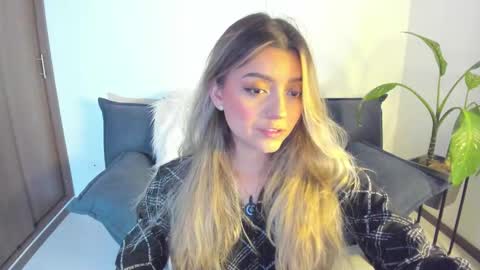 Snapshot of ary_cam230 chatting on 3, 12, 2025 Zahaara online show from 3, 12, 2025