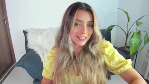 Snapshot of ary_cam230 chatting on 4, 12, 2025 Zahaara online show from 4, 12, 2025