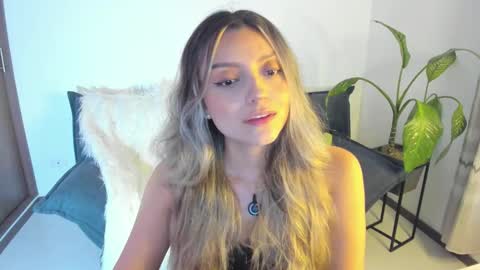 Snapshot of ary_cam230 chatting on 5, 12, 2025 Zahaara online show from 5, 12, 2025