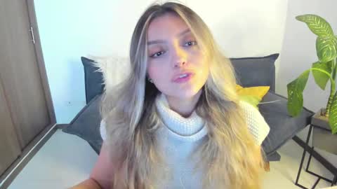 Snapshot of ary_cam230 chatting on 13, 12, 2025 Zahaara online show from 13, 12, 2025