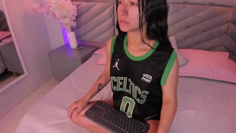 ARY THOMPSON online show from 18, 1, 2025