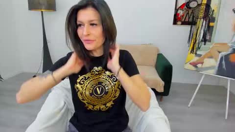 Snapshot of arya_anna chatting on 1, 12, 2025 Arya online show from 1, 12, 2025