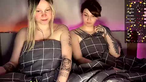 Arya brunett and Cassie blond online show from 9, 2, 2025