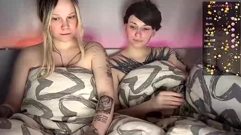 Arya brunett and Cassie blond online show from 27, 2, 2025