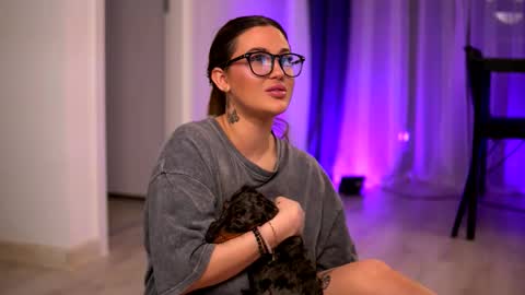 Snapshot of aryadeluna chatting on 27, 11, 2025 Lunaa online show from 27, 11, 2025