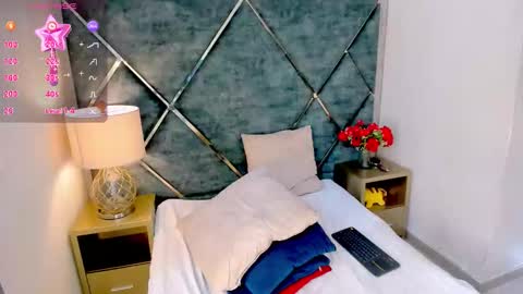 Ash Monroee  online show from 18, 12, 2025