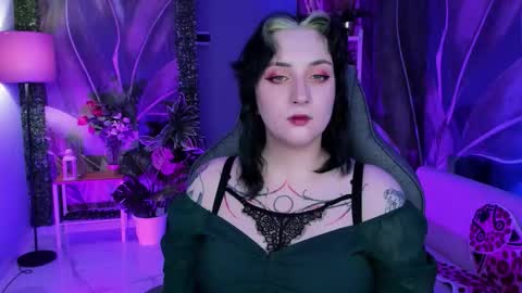 Snapshot of asheluck chatting on 9, 10, 2025 AshleyAshe online show from 9, 10, 2025