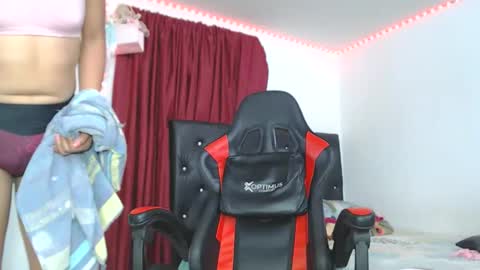 ashelyhots9inches online show from 14, 2, 2026