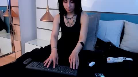 Ashkoreh online show from 4, 12, 2025