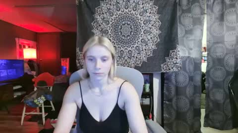 Ashlee Wolf online show from 23, 12, 2024