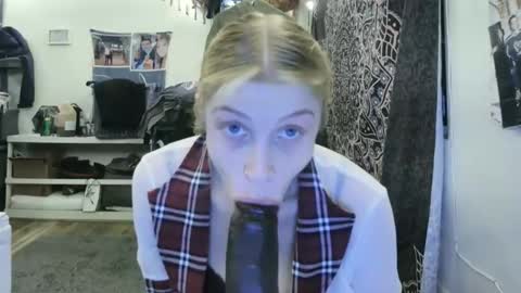 Ashlee Wolf online show from 15, 11, 2025