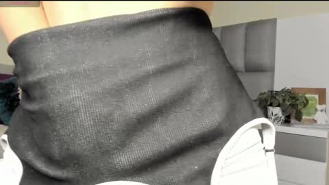 Carolina  online show from 6, 3, 2025