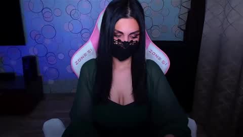   Yasmina   online show from 17, 11, 2025