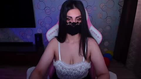   Yasmina   online show from 8, 4, 2026