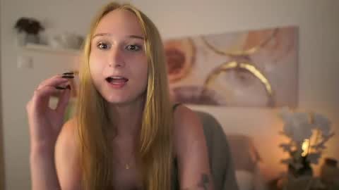 Ashley Cox18 online show from 2, 6, 2026