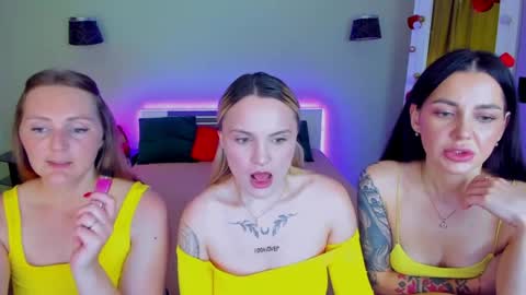 Snapshot of ashley_crashly chatting on 25, 5, 2026 Alina online show from 25, 5, 2026
