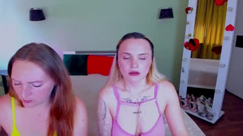 Snapshot of ashley_crashly chatting on 27, 5, 2026 Alina online show from 27, 5, 2026